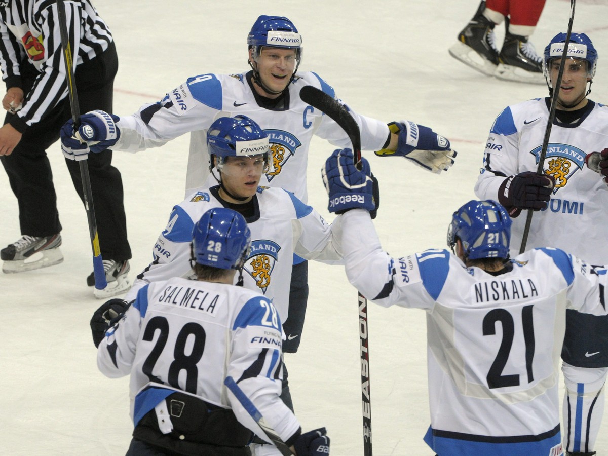 Anssi Salmela, Mikael Granlund, Mikko Koivu, Janne Niskala a Valtteri Filppula