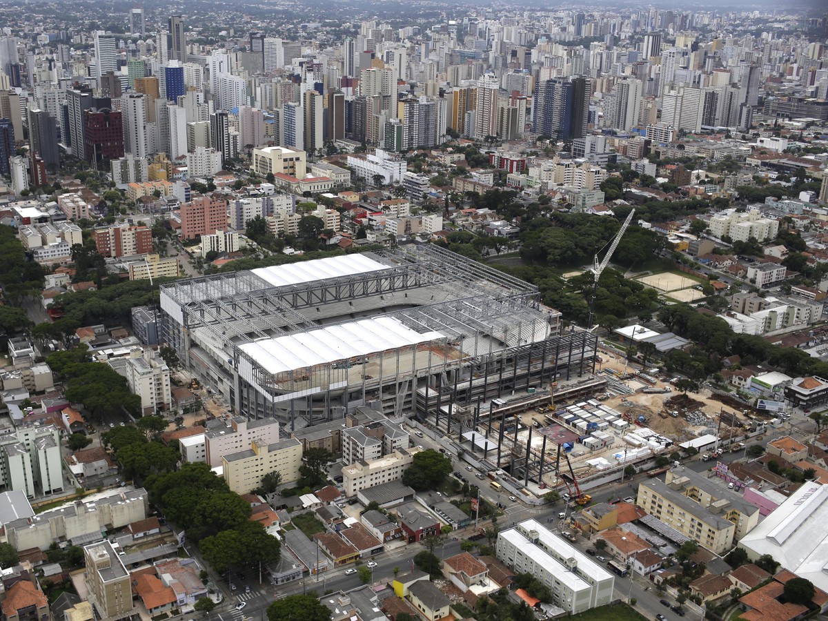 Výstavba štadiónu v meste Curitiba