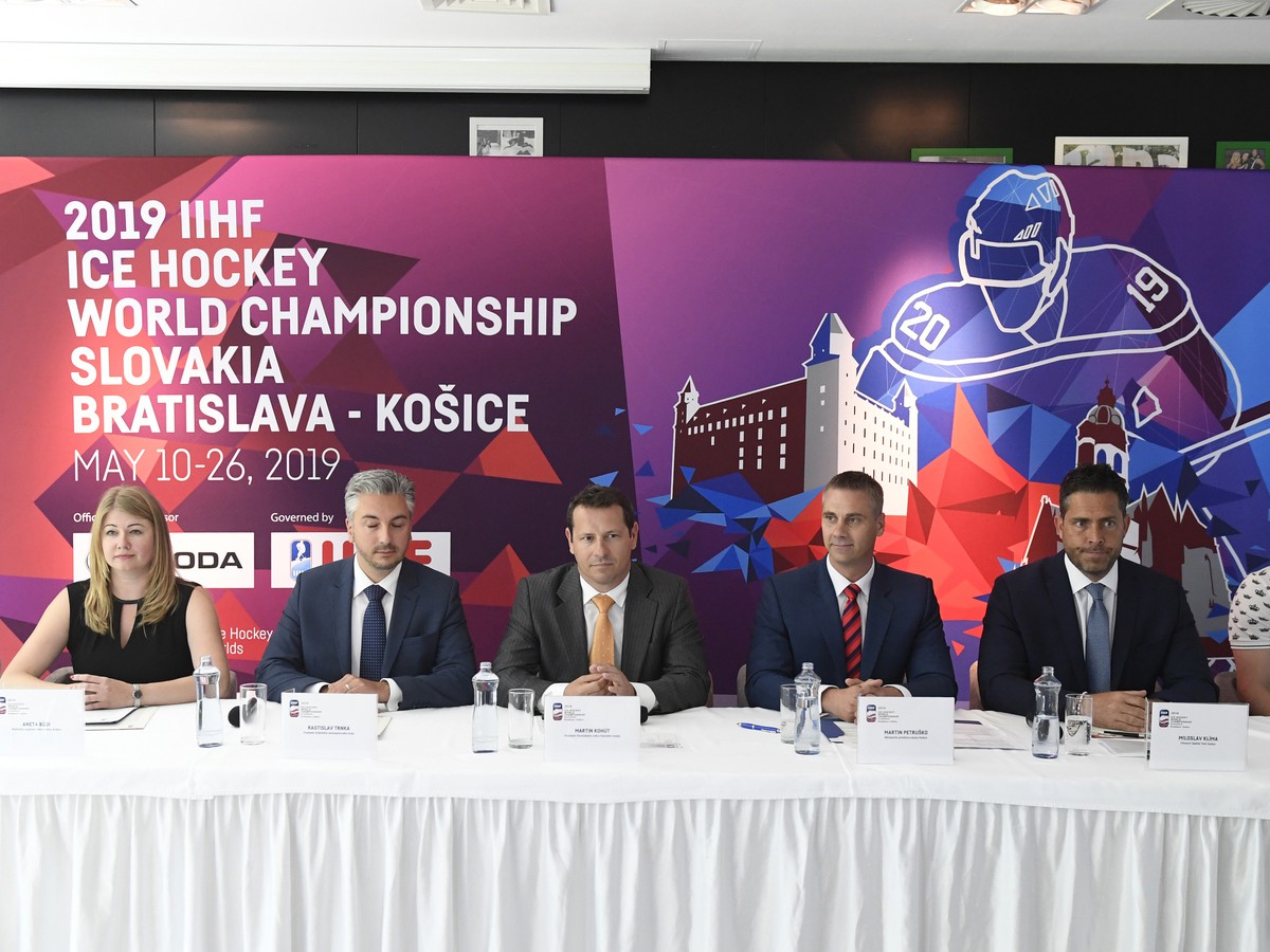 Tlačová konferencia organizačného výboru 2019 IIHF majstrovstiev sveta v ľadovom hokeji v Košiciach
