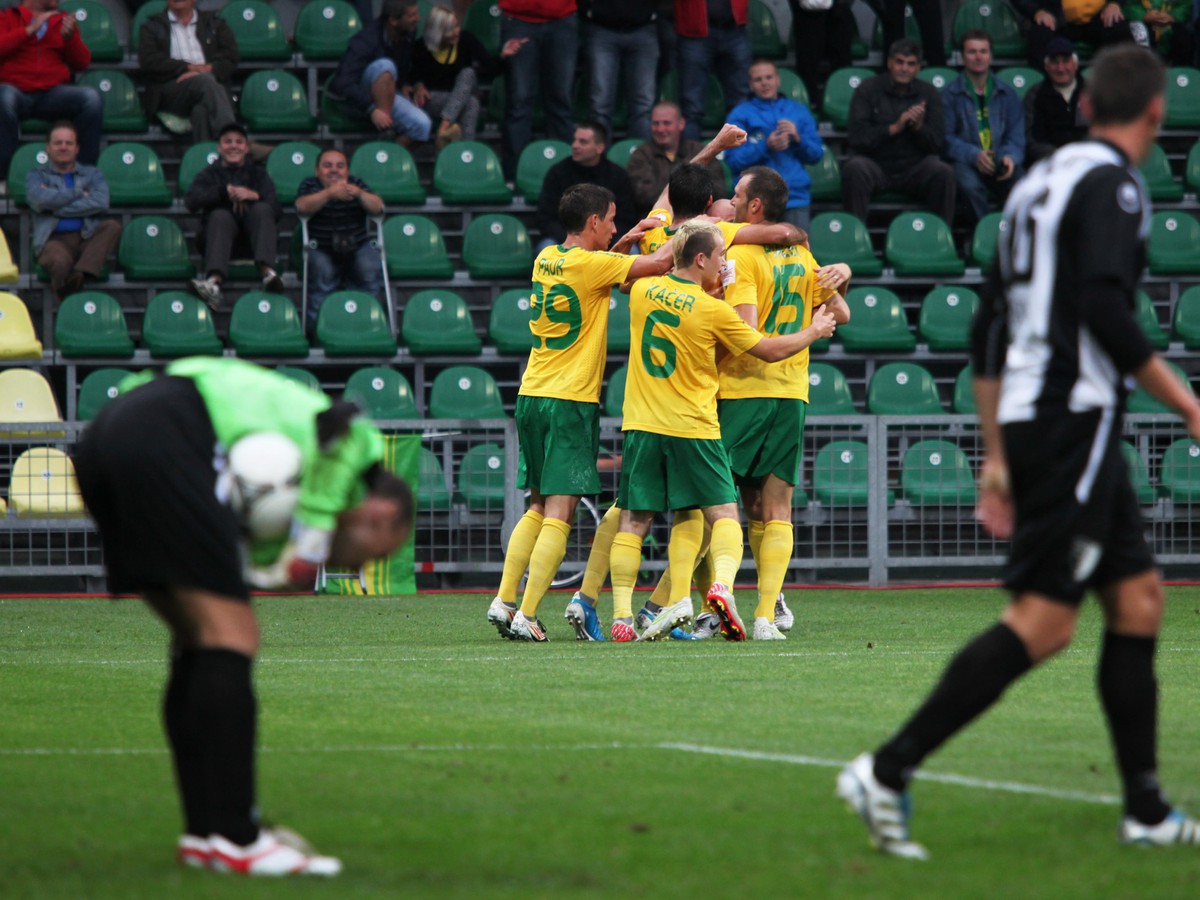 Hráči MŠK Žilina sa radujú z gólu