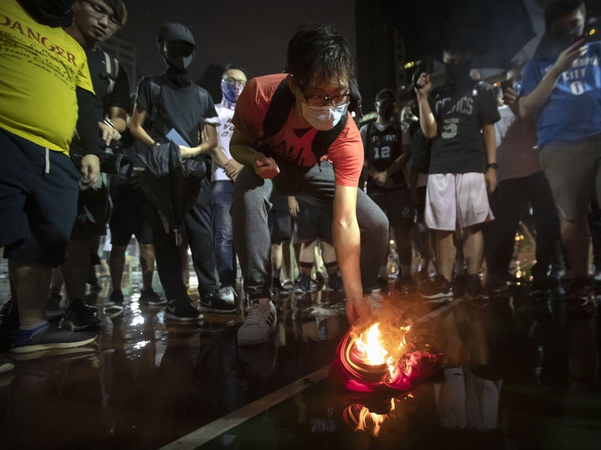 Mohutné basketbalové protesty v Hong Kongu