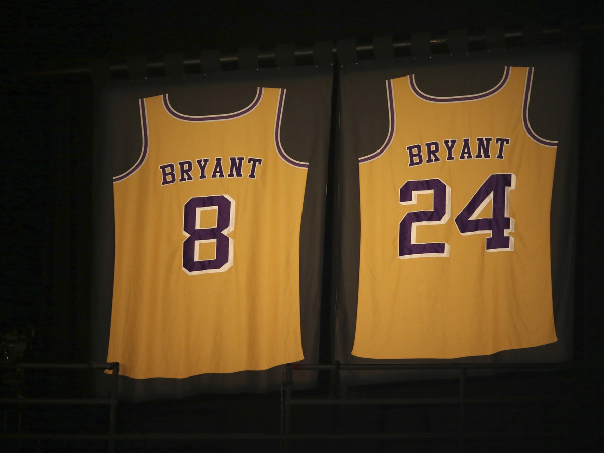 Vyradené dresy Kobeho Bryanta v Staples Center