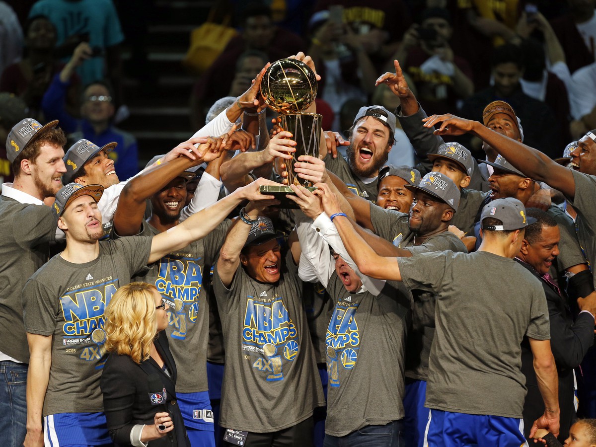 Basketbalisti Golden State oslavujú víťazstvo
