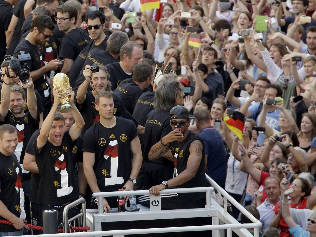Nemeckých majstrov vítalo pol miilióna fanúšikov