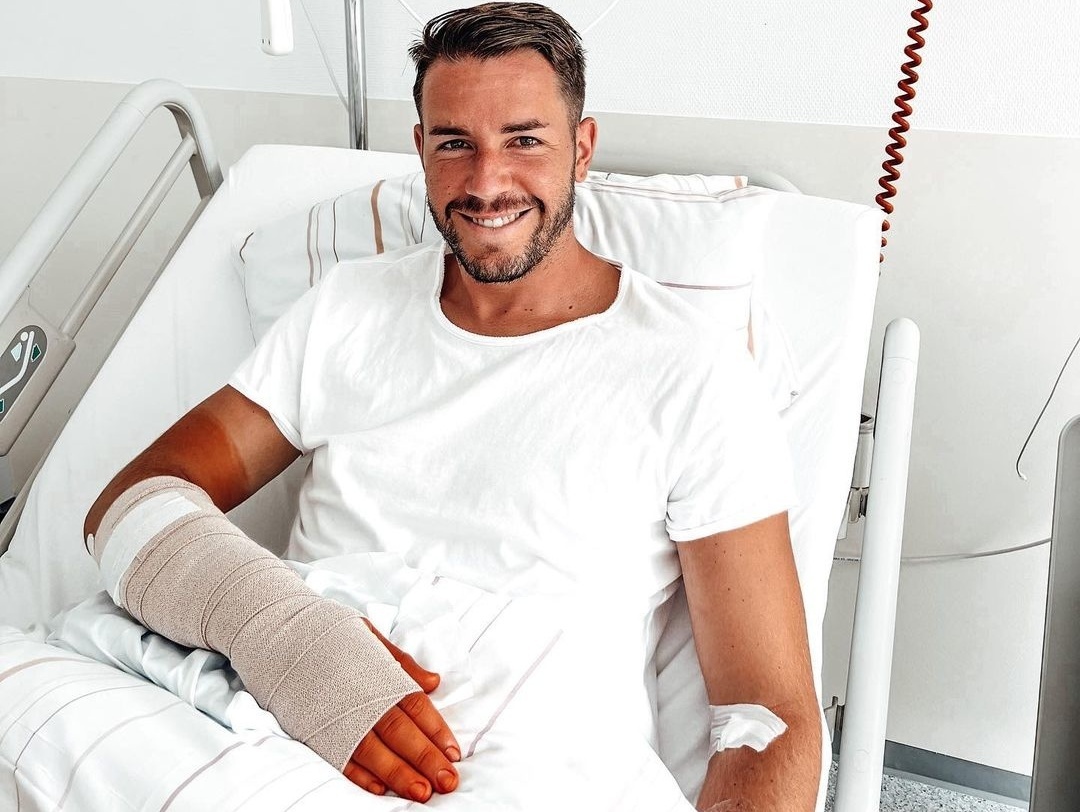 Nemecký futbalista Christian Günter z SC Freiburg podstúpil úspešnú operáciu zlomeniny dolnej časti ruky.