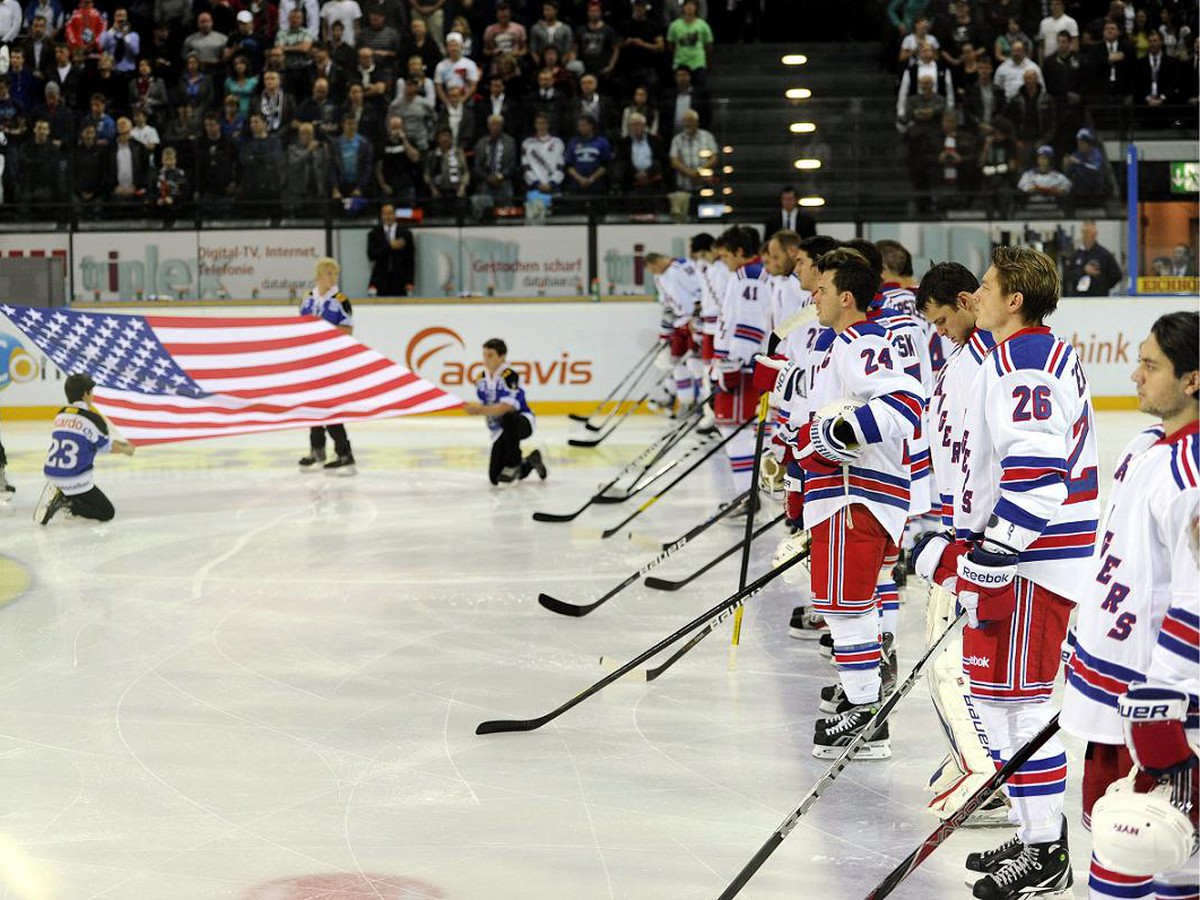 Hokejisti New York Rangers pred zápasom