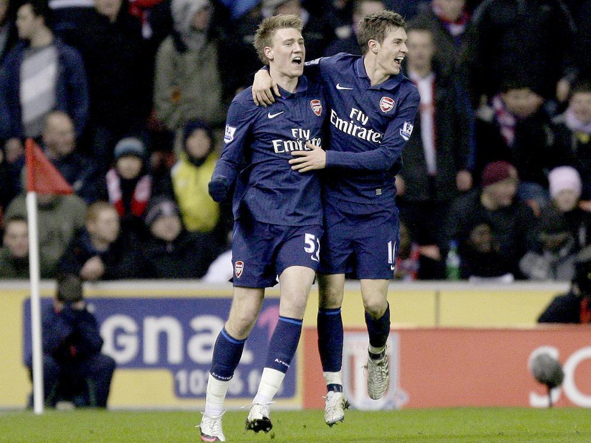 Nicklas Bendtner a Aaron Ramsey