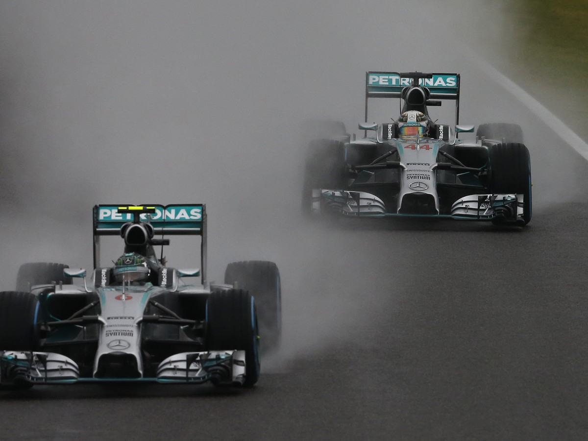 Nico Rosberg a Lewis Hamilton na VC Japonska