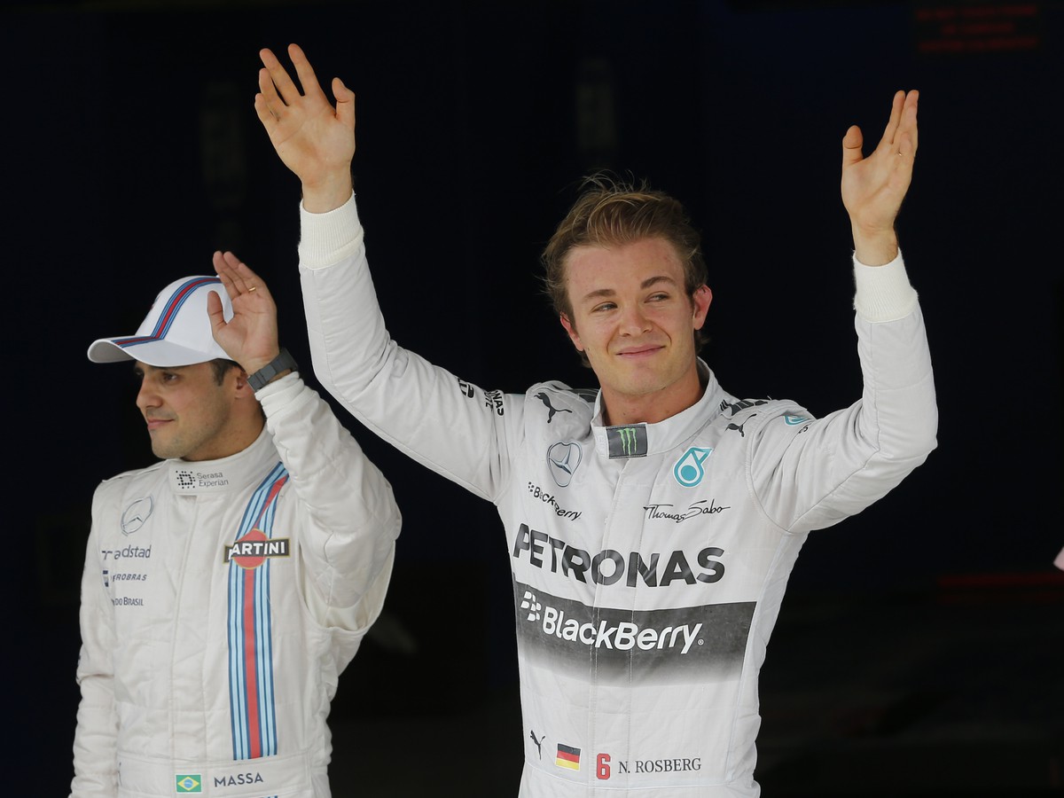 Nico Rosberg v kvalifikácii predstihol Hamiltona