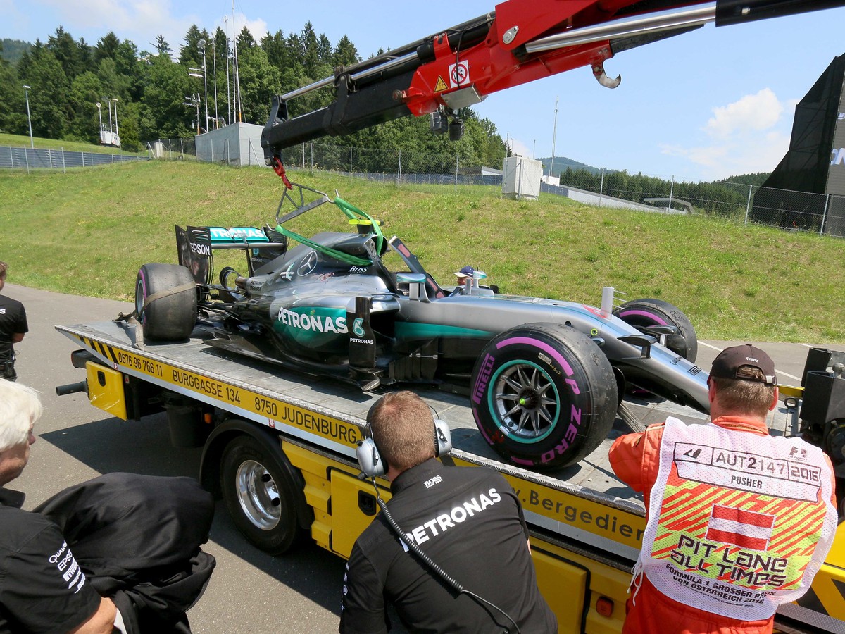 Auto Nica Rosberga po havárii