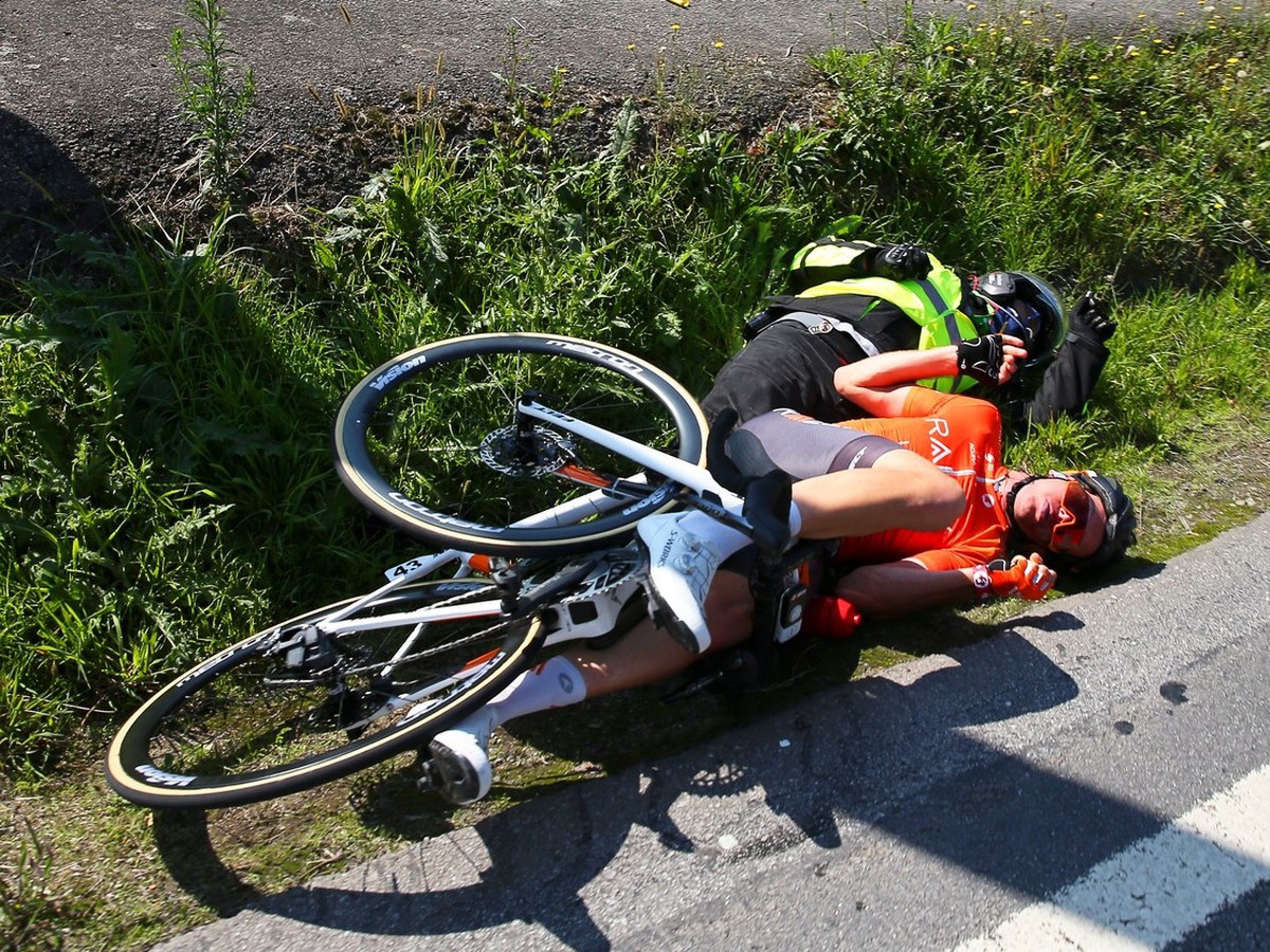 Kanadský cyklista Nigel Ellsay sa zrazil s usporiadateľkou