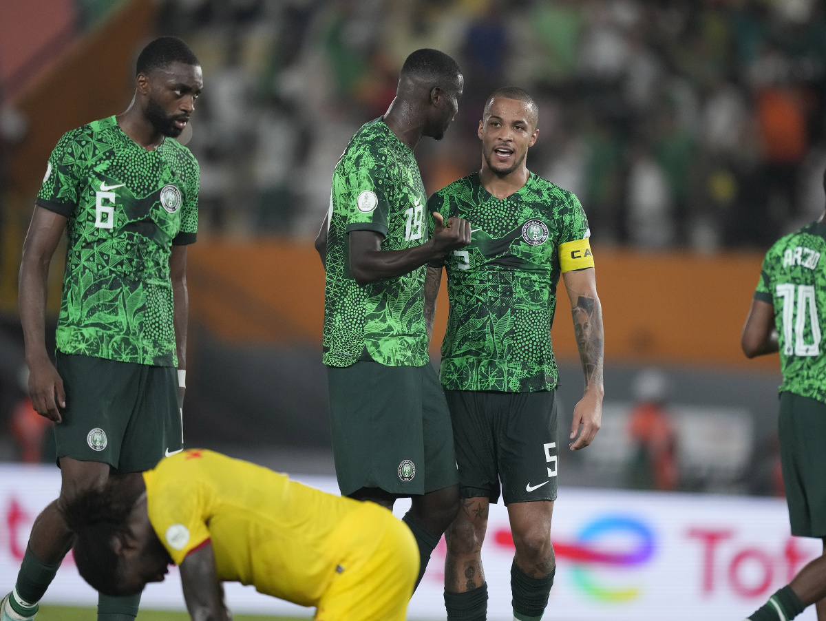 Nigérijskí hráči oslavujú po ich víťazstve