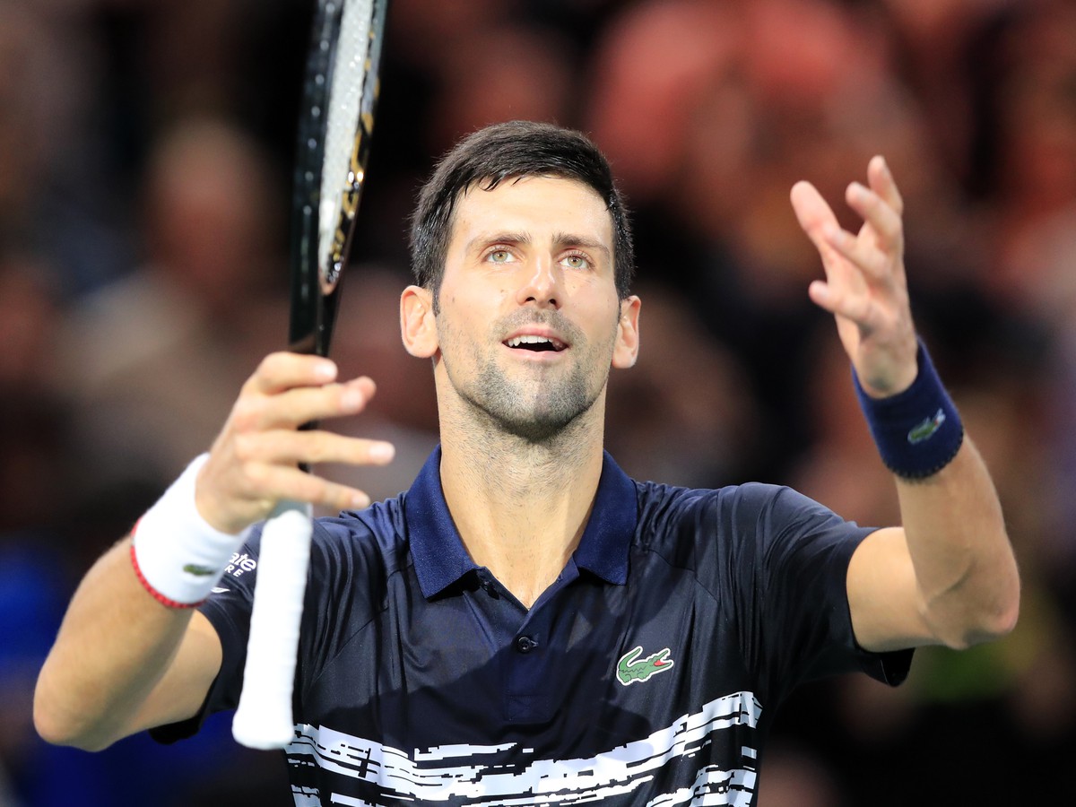 Srbský tenista Novak Djokovič postúpil suverénne do semifinále na turnaji ATP Masters 1000 v Paríži 