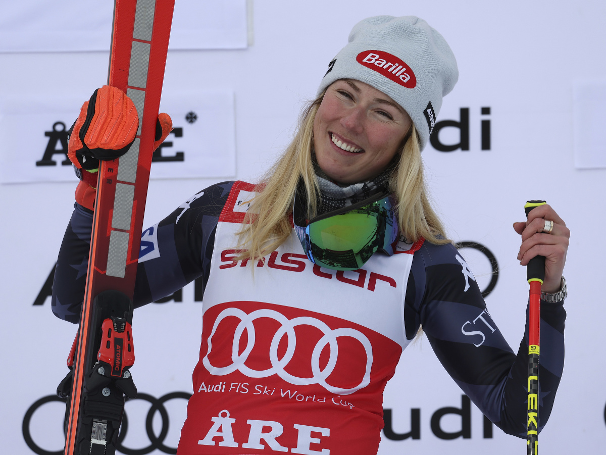 Mikaela Shiffrinová oslavuje triumf v obrovskom slalome vo švédskom Åre