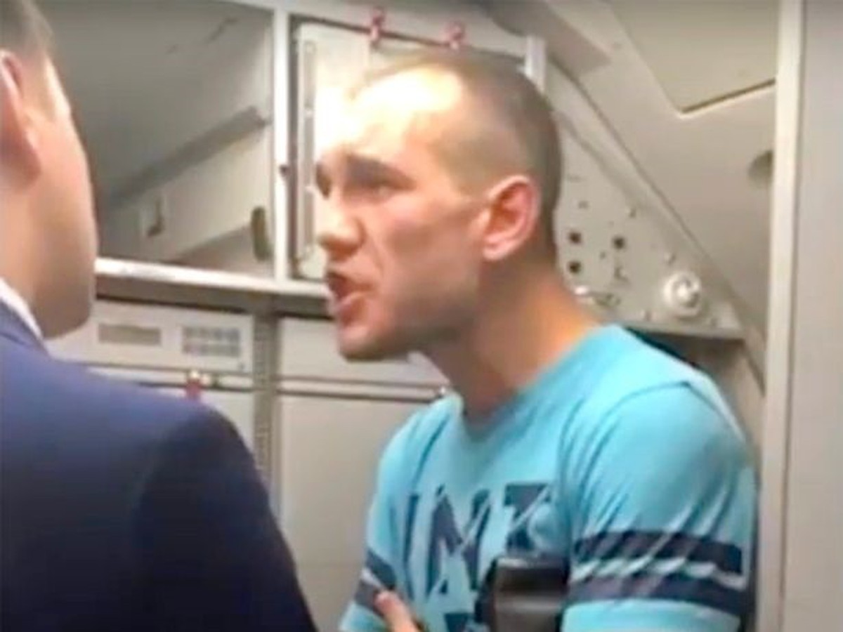 Oleg Saprykin vyvádzal v lietadle