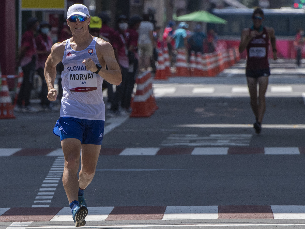 Na snímke slovenský reprezentant v chôdzi na 50 km Michal Morvay v cieli pretekov na XXXII. letných olympijských hrách 2020 v japonskom Sappore