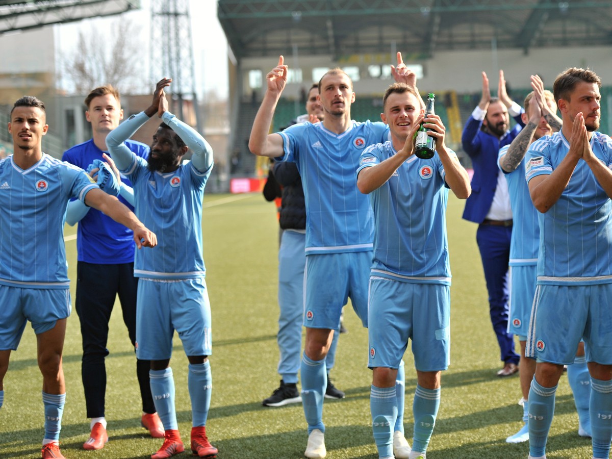 Na snímke futbalisti ŠK Slovan Bratislava počas osláv majstrovského titulu