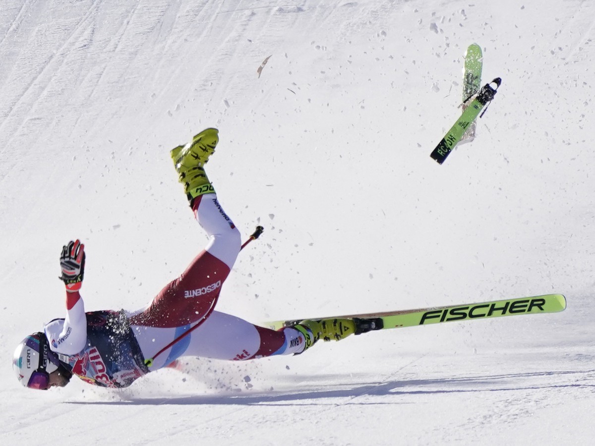 Švajčiarsky lyžiar Urs Kryenbühl sa ťažko zranil pri páde