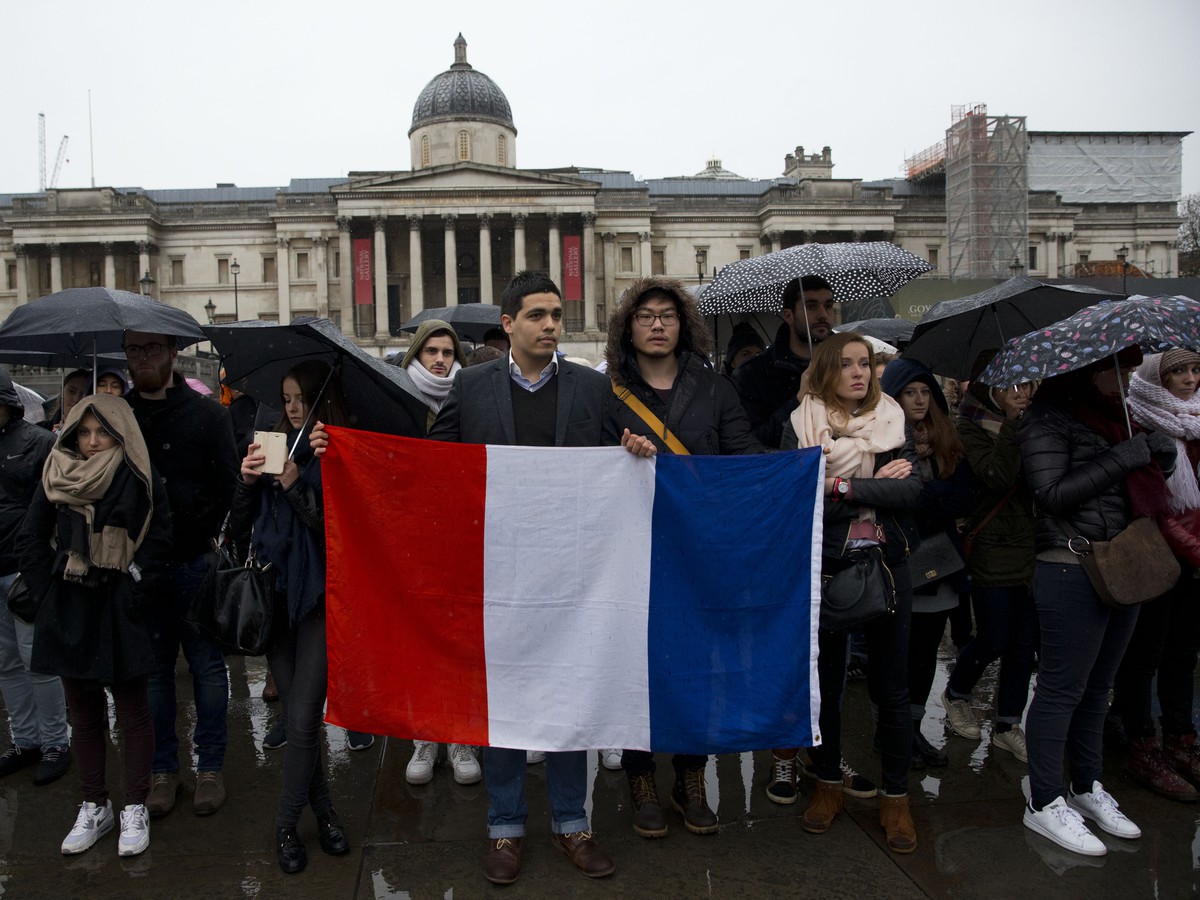 Teroristický útok v Paríži zabil viac ako stovku ľudí