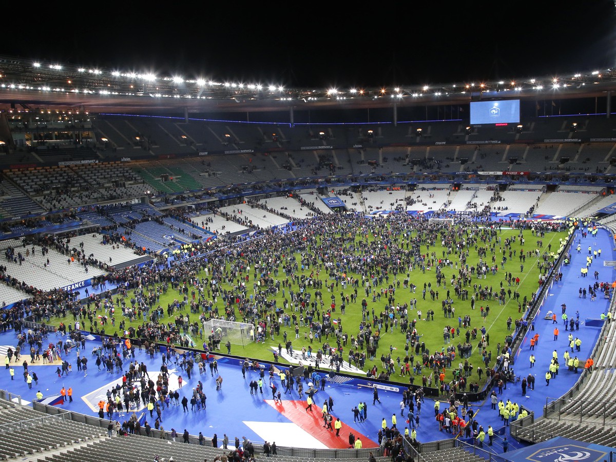 Vlani došlo v blízkom okolí Stade de France k explózii