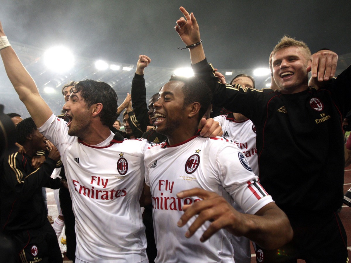 Pato a Robinho oslavujú titul AC