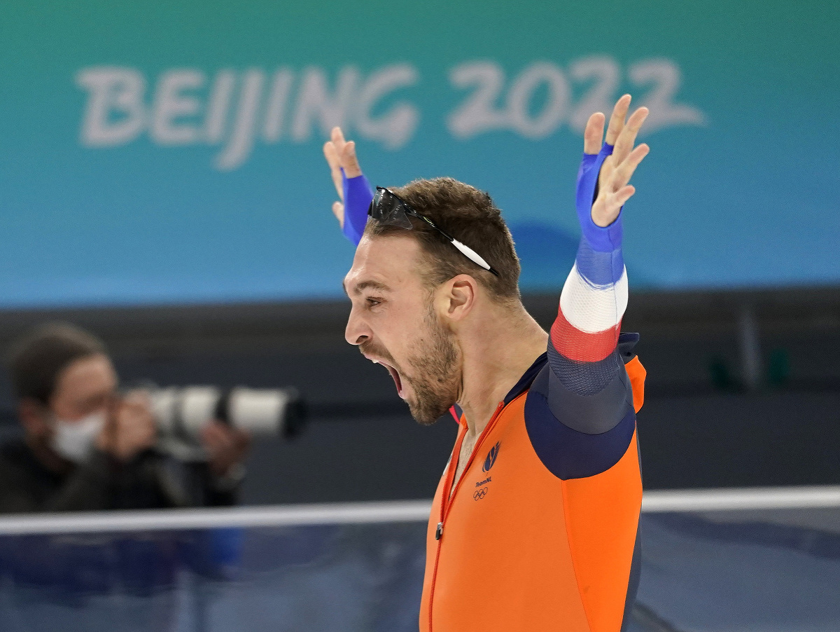 Holandský rýchlokorčuliar Kjeld Nuis získal na ZOH 2022 v Pekingu zlatú medailu na 1500 m