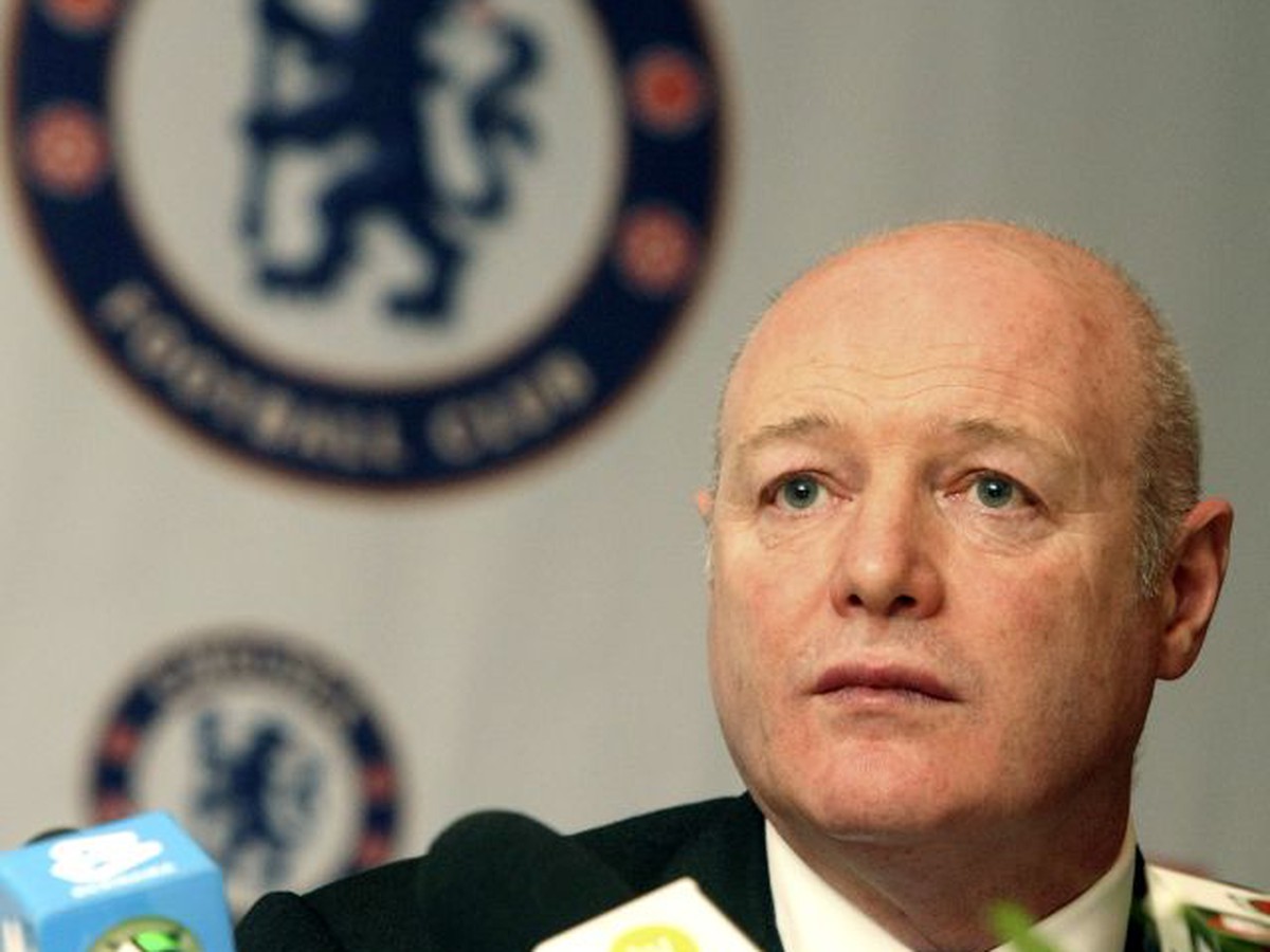 Peter Kenyon sa lúči s Chelsea