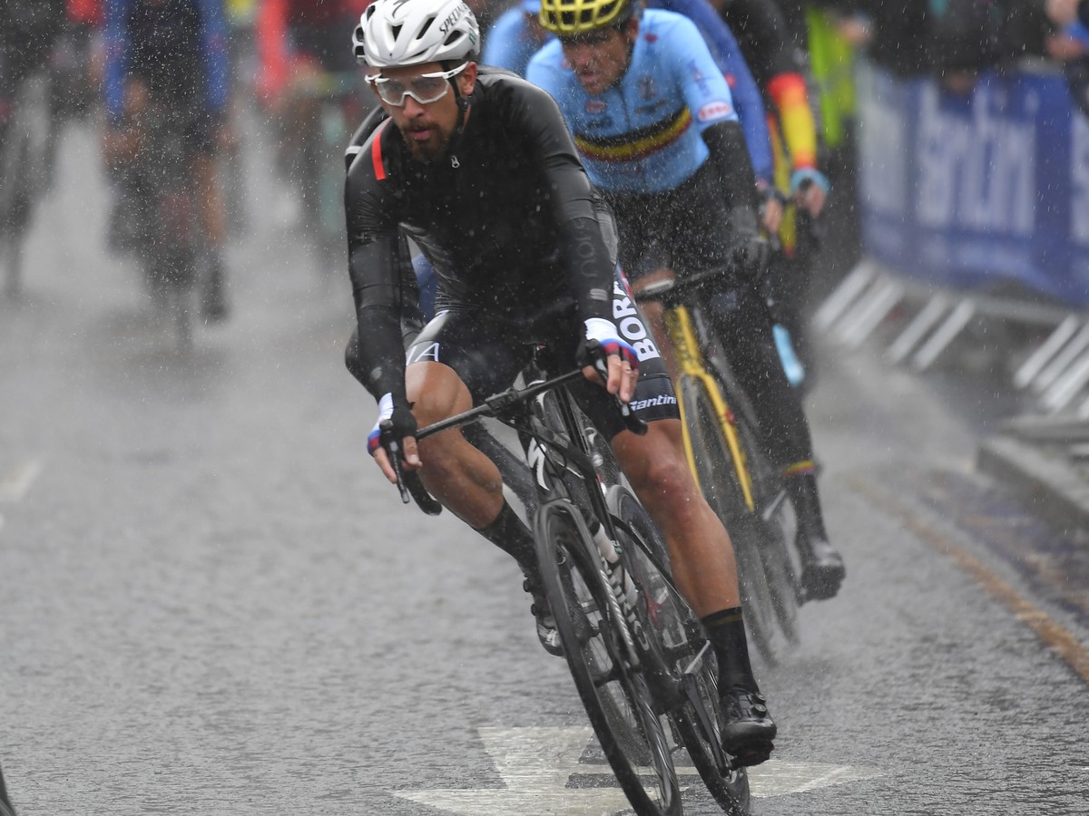 Na snímke slovenský reprezentant v cyklistike Peter Sagan trati pretekov Elite v meste Harrogate na Majstrovstvách sveta