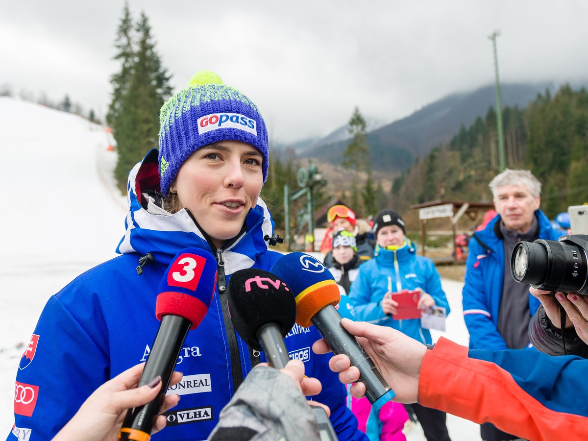 Víťazka v kategórii slalom žien Petra Vlhová počas brífingu po preteku majstrovstiev Slovenska (MS) v zjazdovom lyžovaní v lyžiarskom stredisku Vrátn