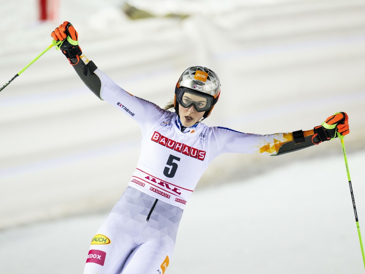 Slovenská lyžiarka Petra Vlhová v cieli v obrovskom slalome Svetového pohára v Are