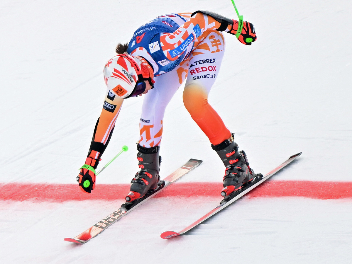 Na snímke slovenská lyžiarka Petra Vlhová v cieli 2. kola obrovského slalomu Svetového pohára v rakúskom Lienzi vo štvrtok 28. decembra 2023