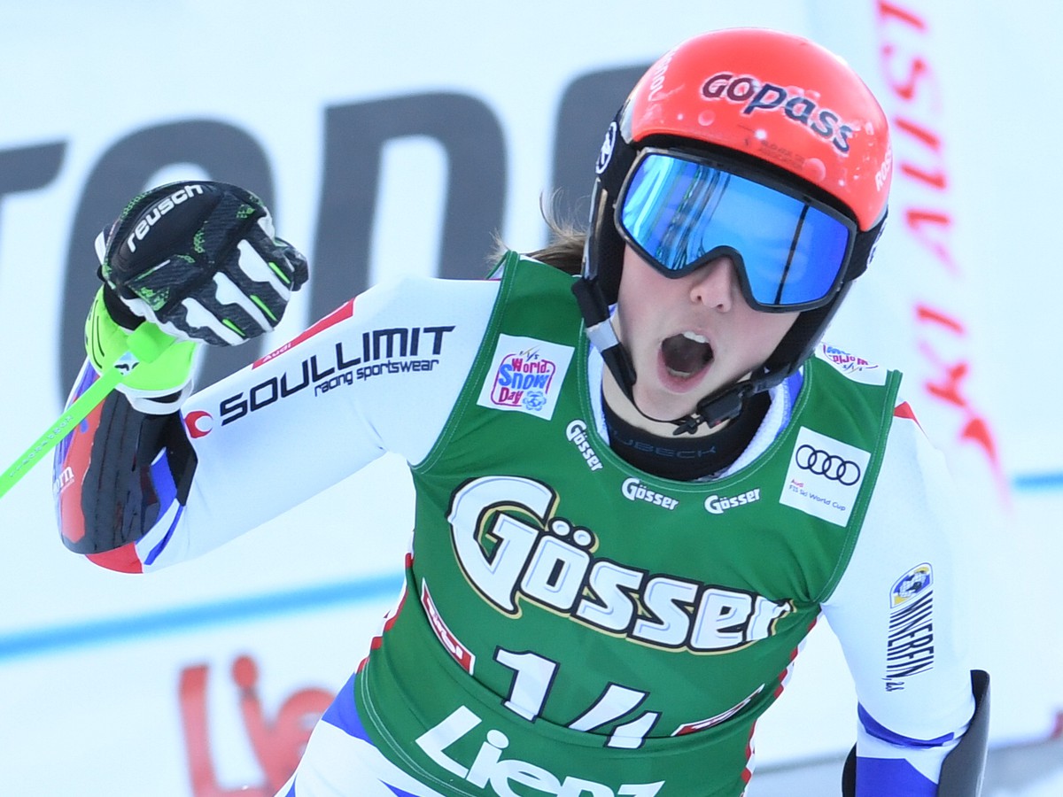 Petra Vlhová sa teší v cieli 2. kola obrovského slalomu v rakúskom Lienzi