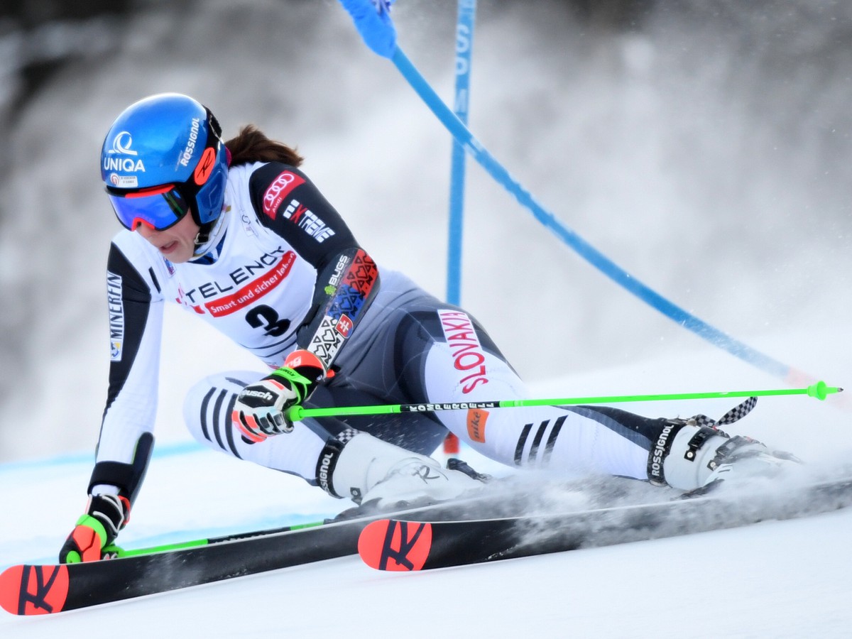 Na snímke slovenská lyžiarka Petra Vlhová počas 1. kola obrovského slalomu Svetového pohára v slovinskej Kranjskej Gore 