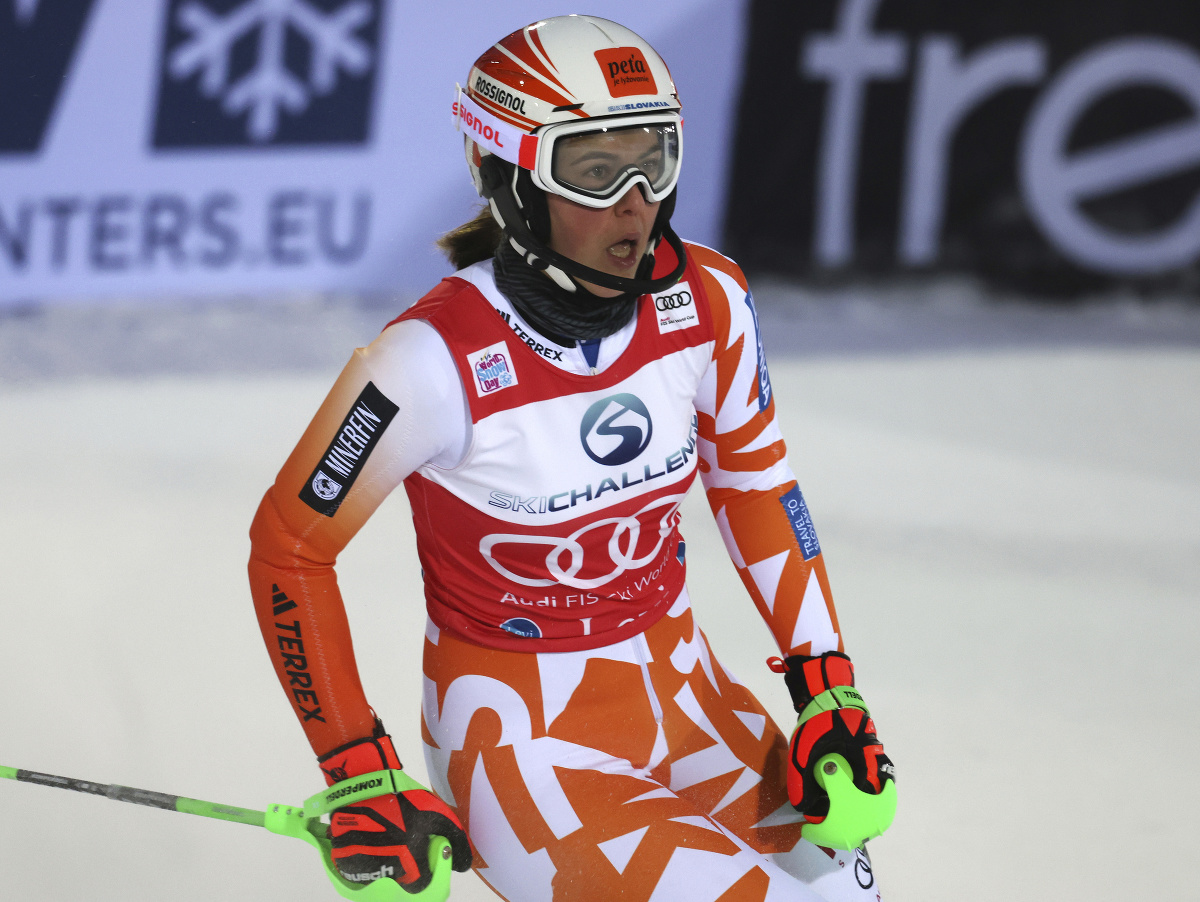 Petra Vlhová reaguje v cieli po jej jazde v druhom kole slalomu žien v alpskom lyžovaní vo fínskom Levi