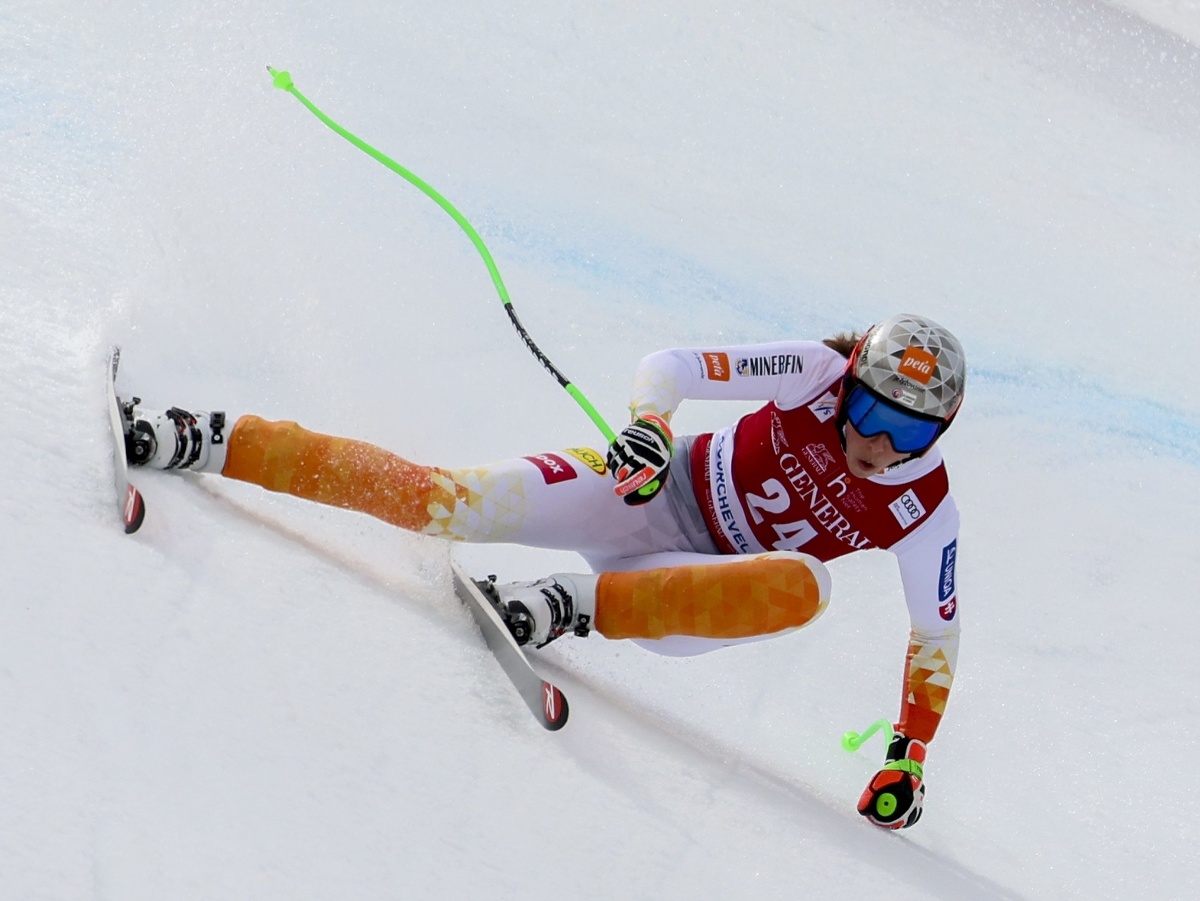 Slovenská lyžiarka Petra Vlhová na trati počas finálového zjazdu Svetového pohára vo francúzskom dejisku Courchevel/Meribel