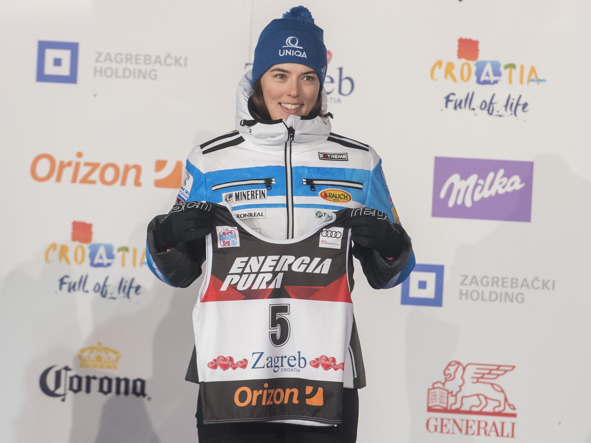 Na snímke slovenská lyžiarka Petra Vlhová počas žrebovania pred sobotňajším slalomom Svetového pohára v alpskom lyžovaní žien v Záhrebe