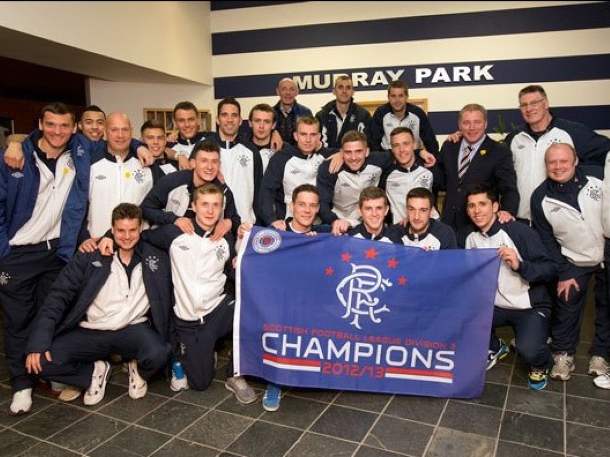 Hráči Glasgow Rangers s predstihom splnili hlavný sezónny cieľ