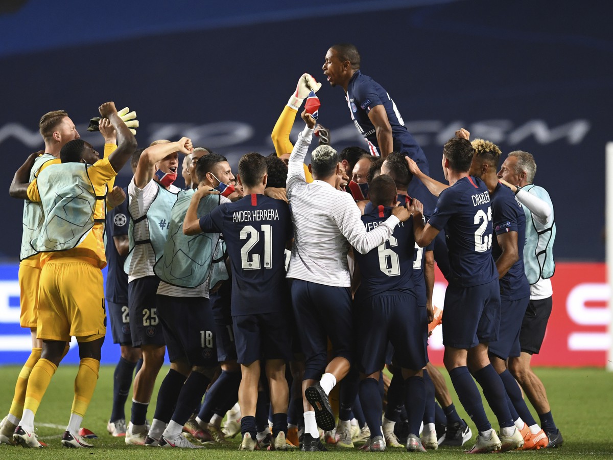 Víťazné oslavy futbalistov PSG po postupe do premiérového finále Ligy majstrov