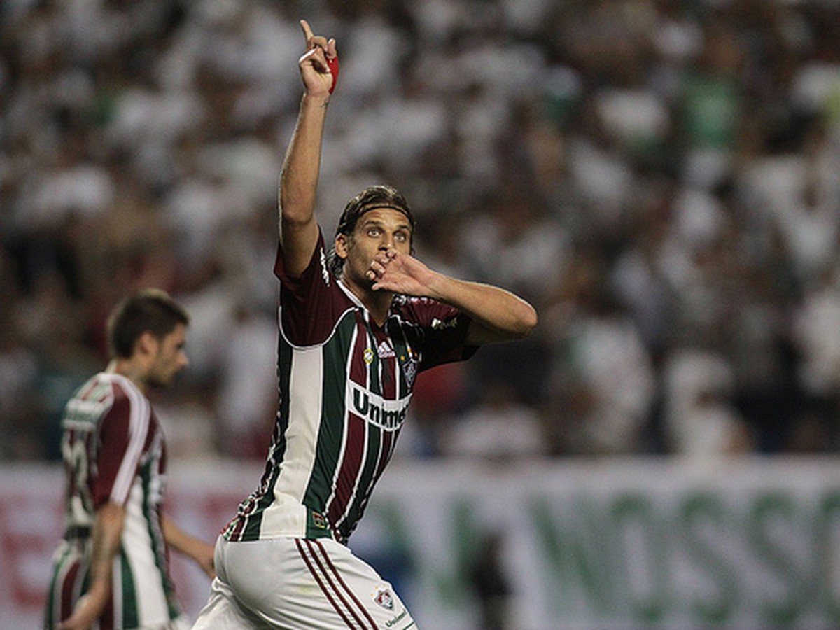 Rafael Moura (Fluminense) po presnom streleckom zásahu do siete América Mineiro v poslednom ligovom zápase (12.11.)
