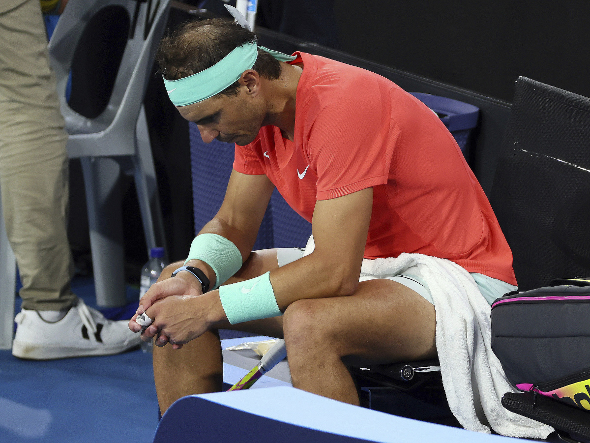 Zarmútený Rafael Nadal počas turnaja v Brisbane