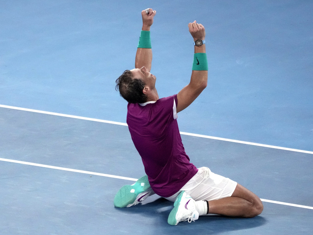 Španielsky tenista Rafael Nadal po triumfe na Australian Open 2022