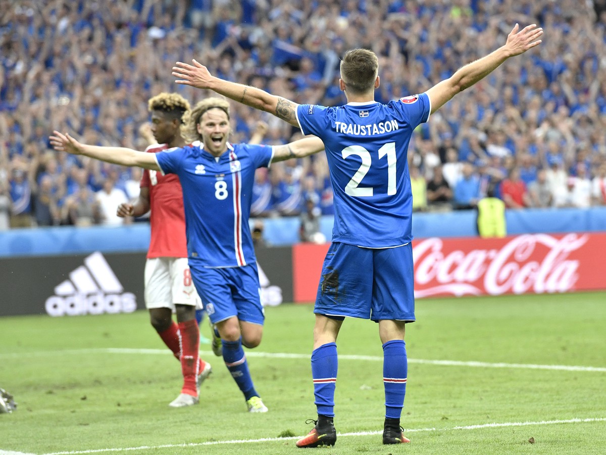 Arnór Ingvi Traustason strelil víťazný gól Islandu