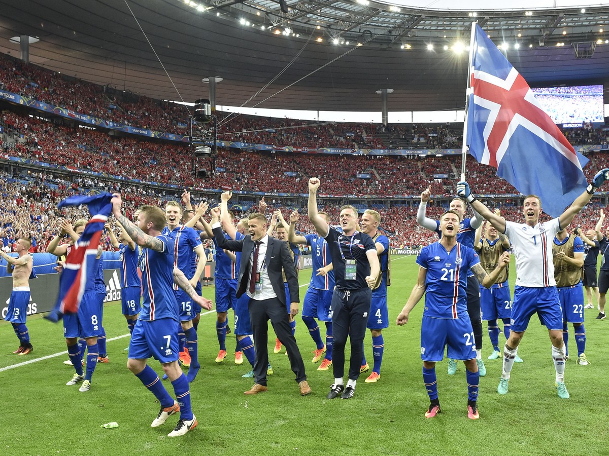 Radosť Islanďanov po postupe do osemfinále