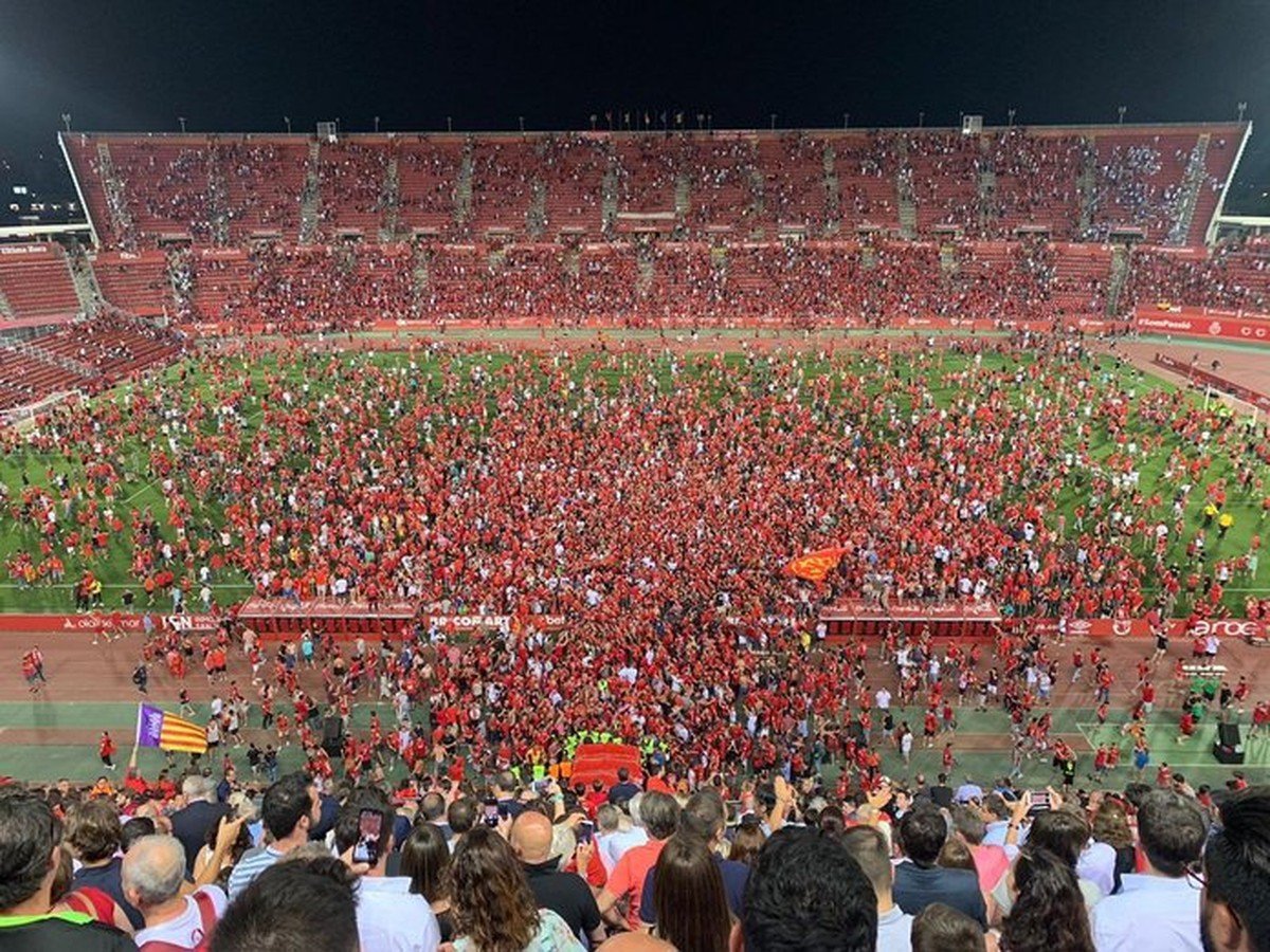 Fanúšikovia oslavujú postup do La Ligy