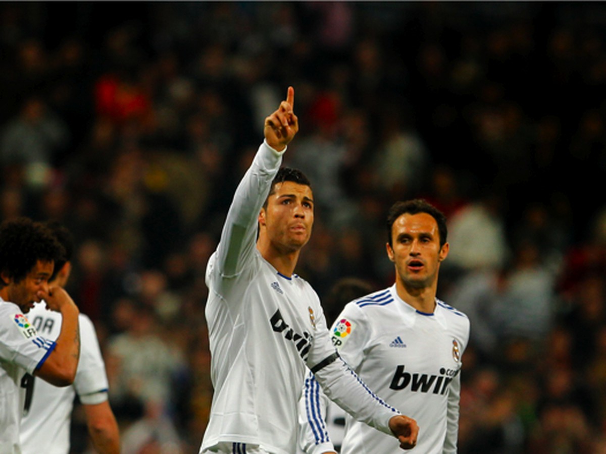 Cristiano Ronaldo a Ricardo Carvalho 