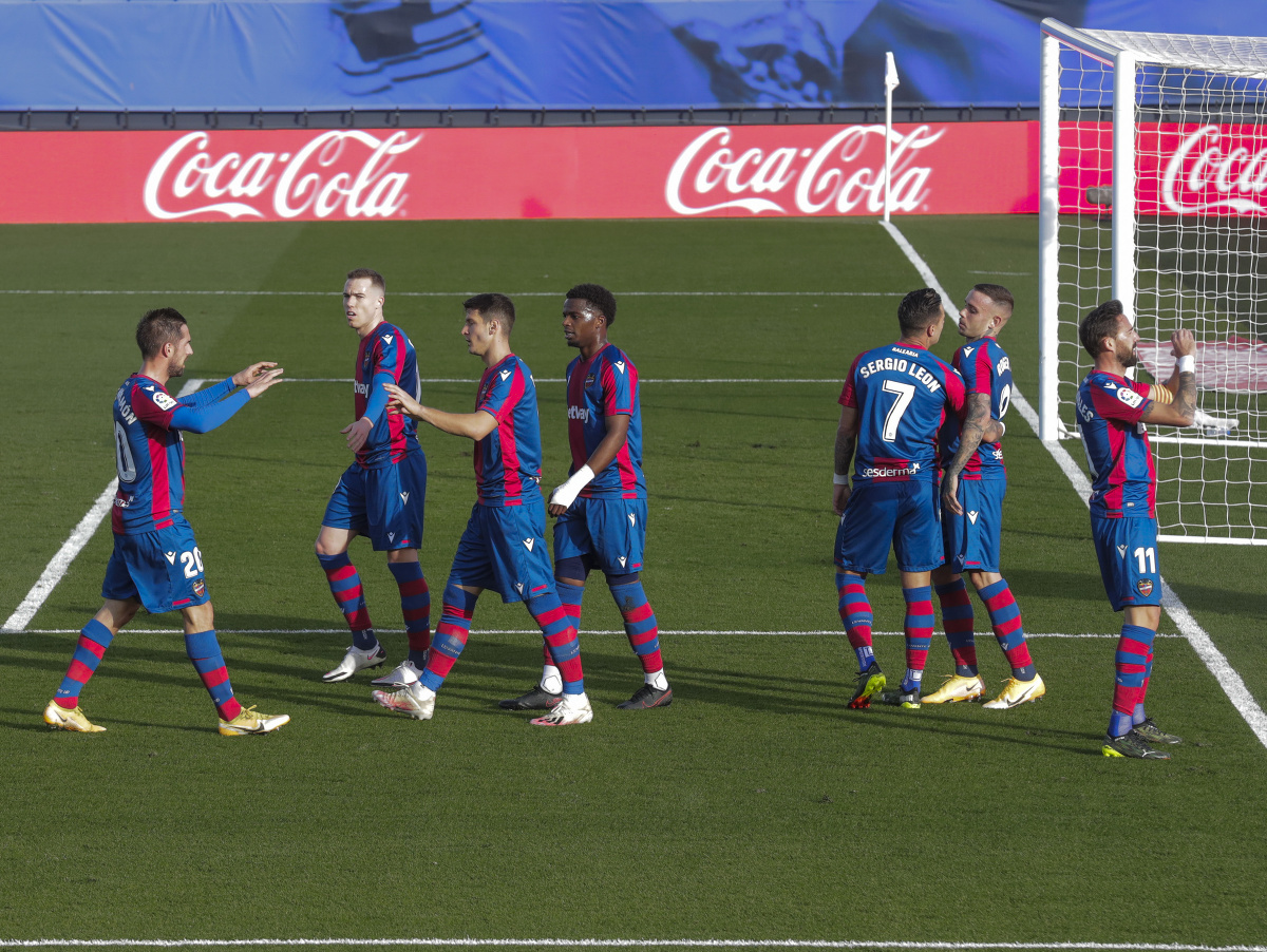 Hráči Levante sa radujú z gólu