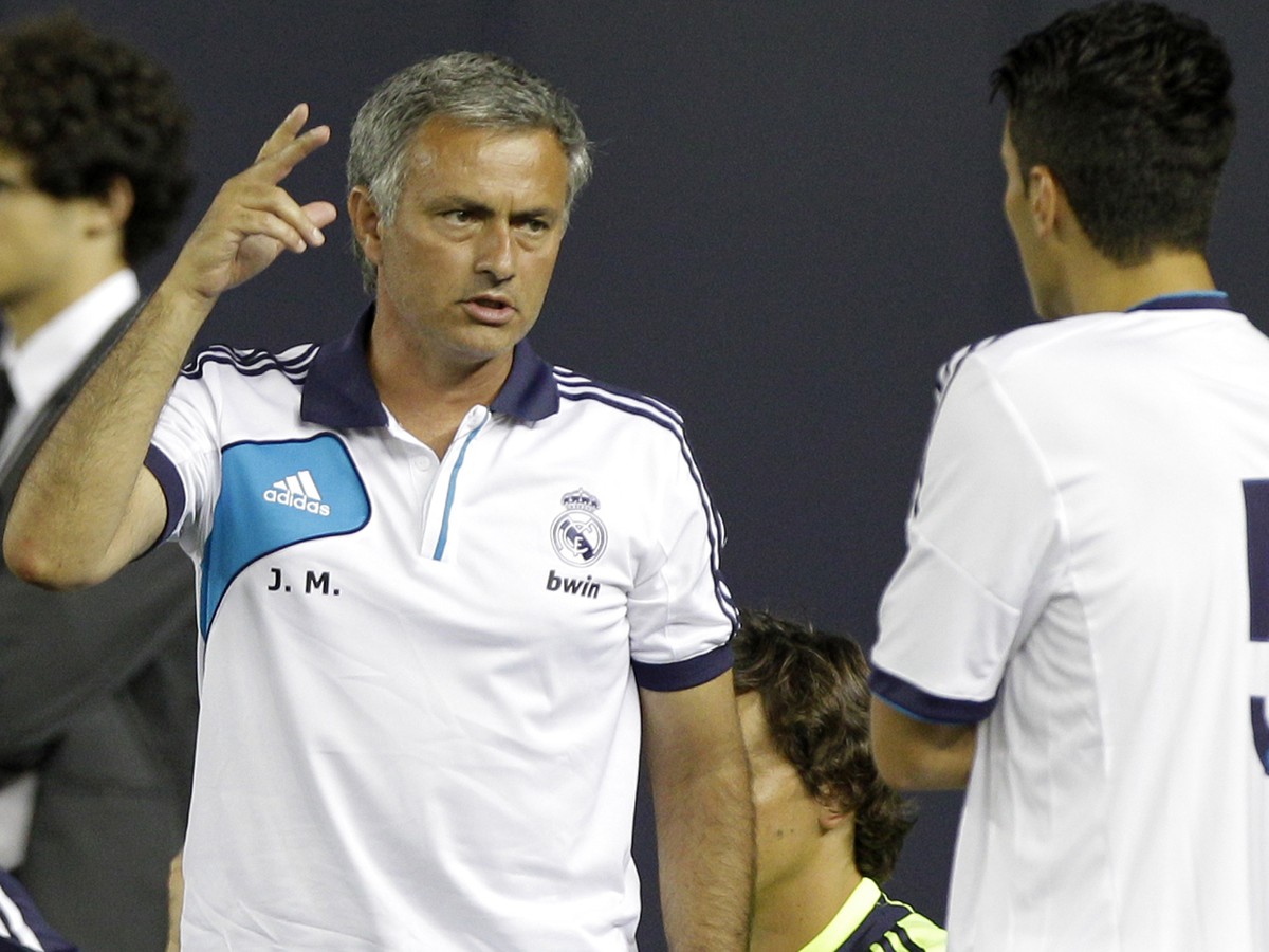 Jose Mourinho a Nuri Sahin počas tréningu Realu