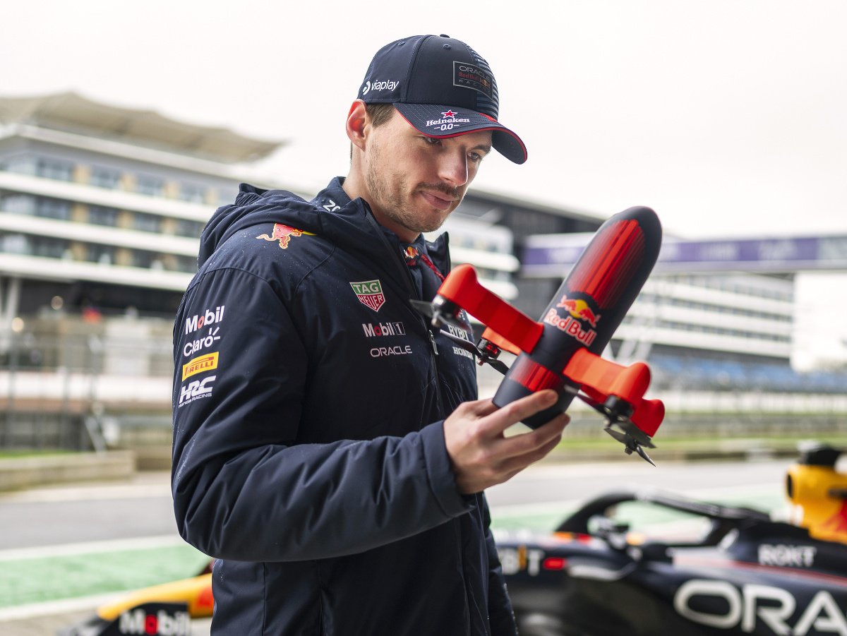 Max Verstappen vs. najrýchlejší dron - ďalšia unikátna akcia od Red Bullu