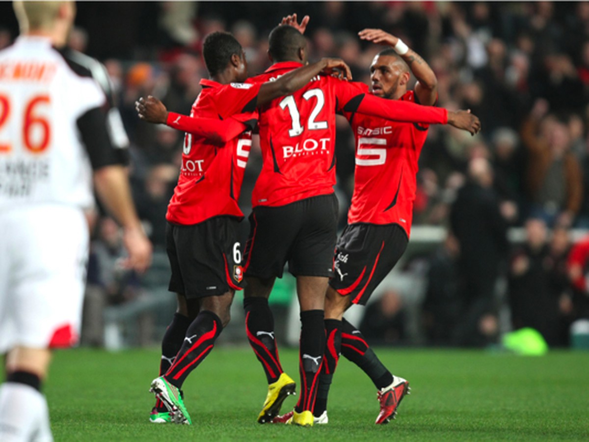 Víťazná radosť hráčov Rennes