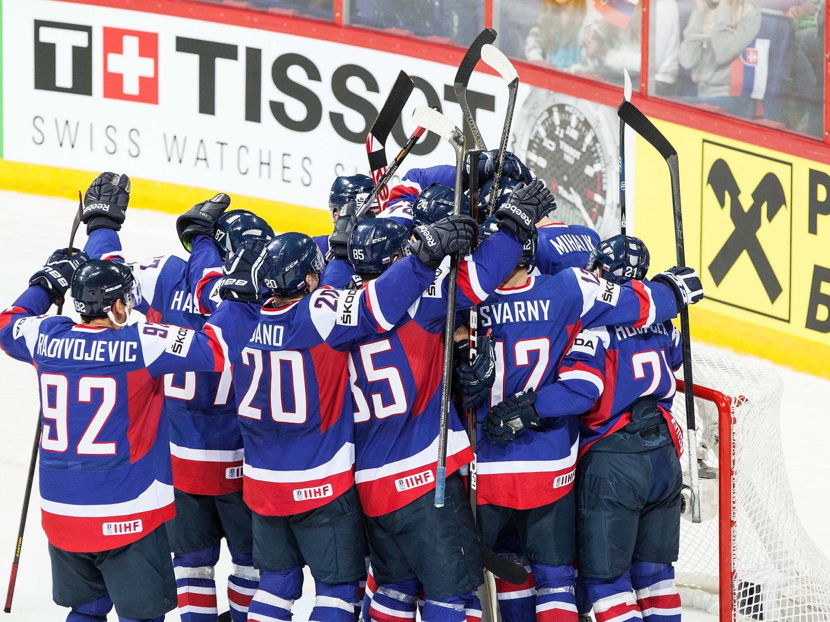 Radosť slovenských hokejistov po výhre nad USA